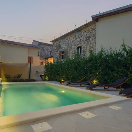 Holiday home Authentic Istrian Stazione With Pool *