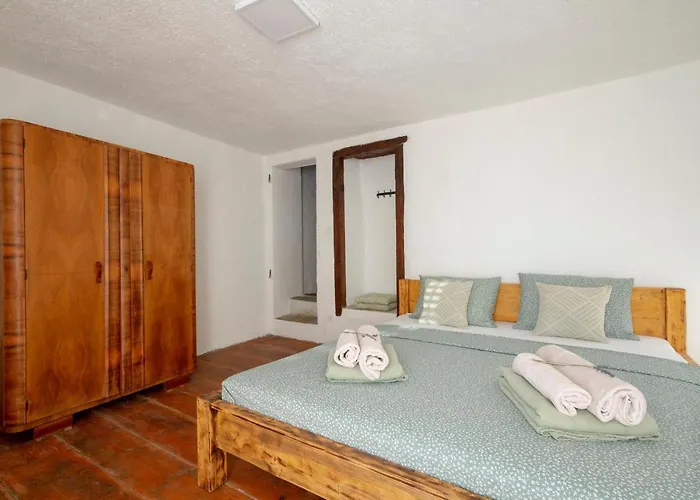 Ferienhaus Authentic Istrian Stazione With Pool Cabrunici