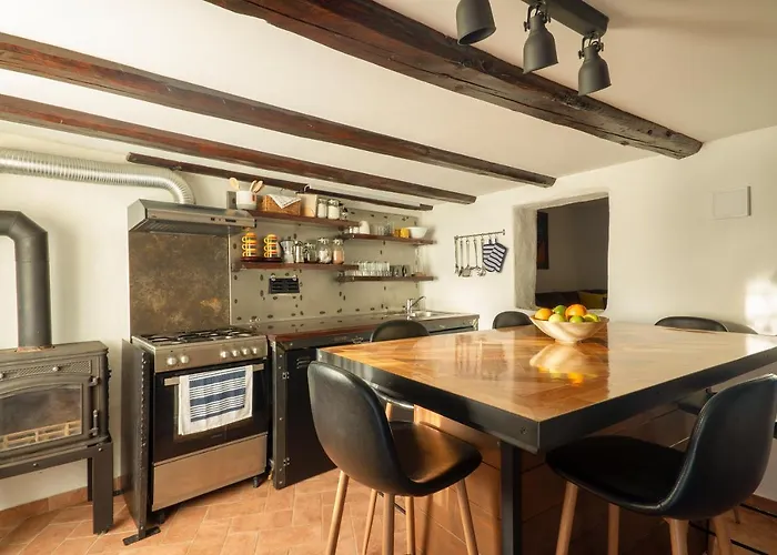 Authentic Istrian Stazione With Pool *