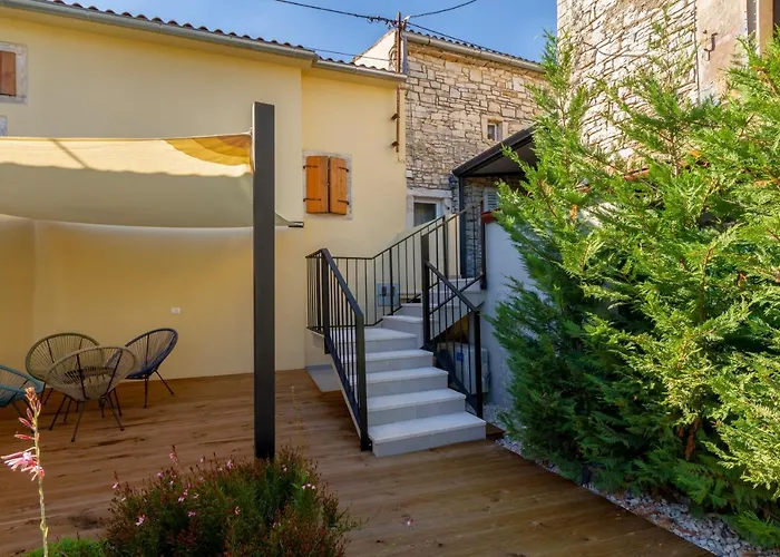 Authentic Istrian Stazione With Pool Ferienhaus *