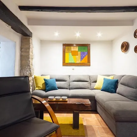 Holiday home Authentic Istrian Stazione With Pool Cabrunici