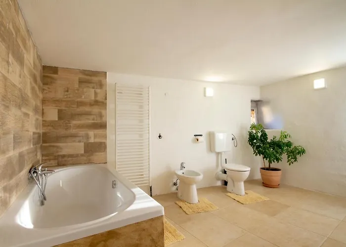 Authentic Istrian Stazione With Pool *