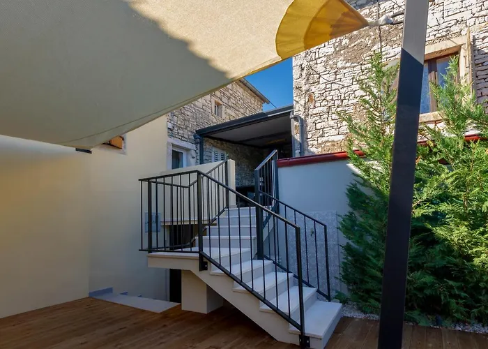 Vakantiehuis Authentic Istrian Stazione With Pool Cabrunici